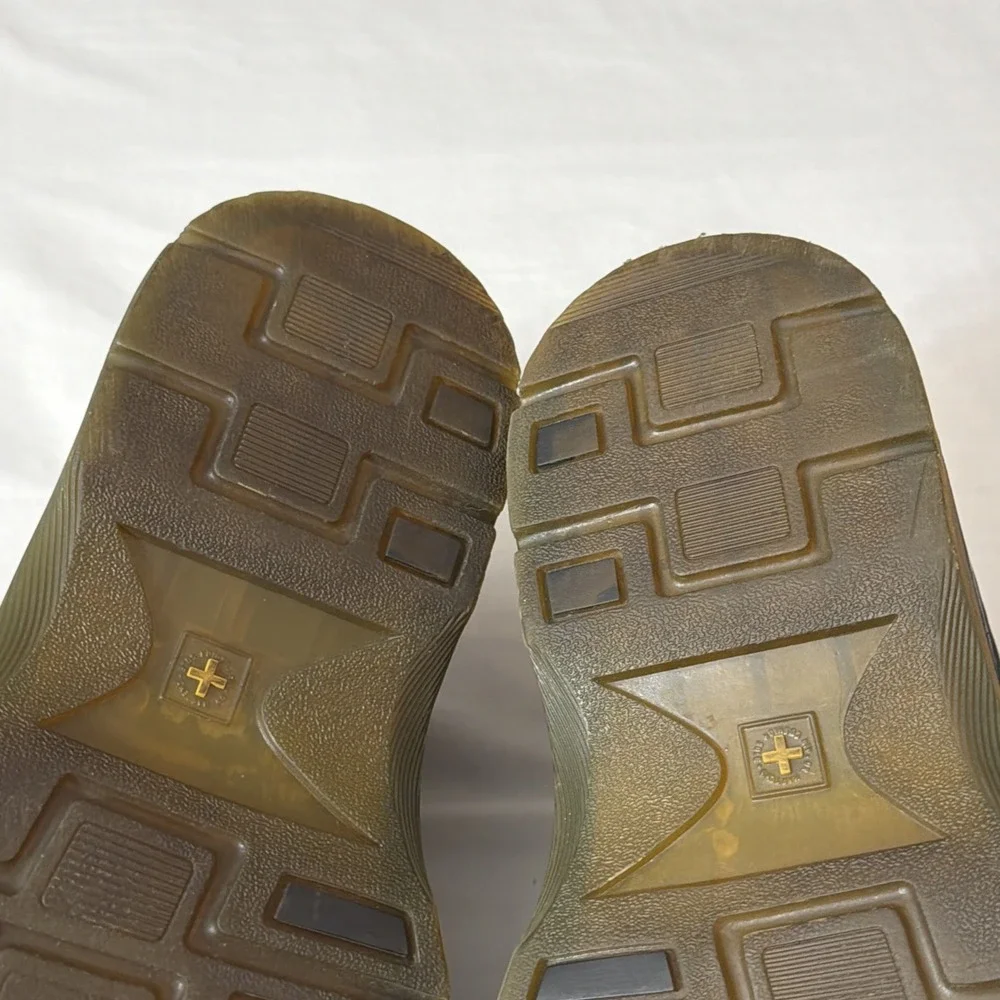 Dr. Martens smoke free